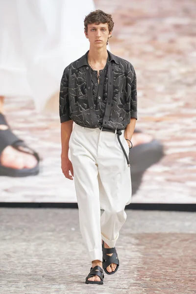 Look 35
